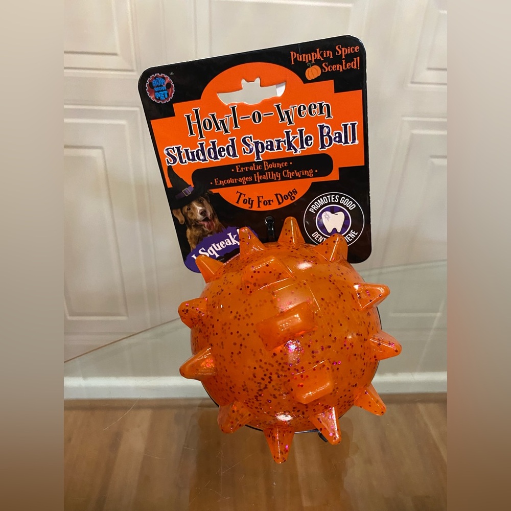 Bow Wow Spike Ball With Loud Squeaker  Ball  4"